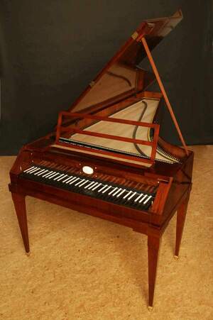 ماکت اولیه پیانو توسط سازنده مدرن پل مک نالتی، پس از والتر و سون، 1805