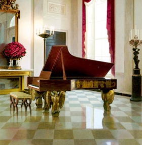 پیانوی بزرگ Steinway & Sons 